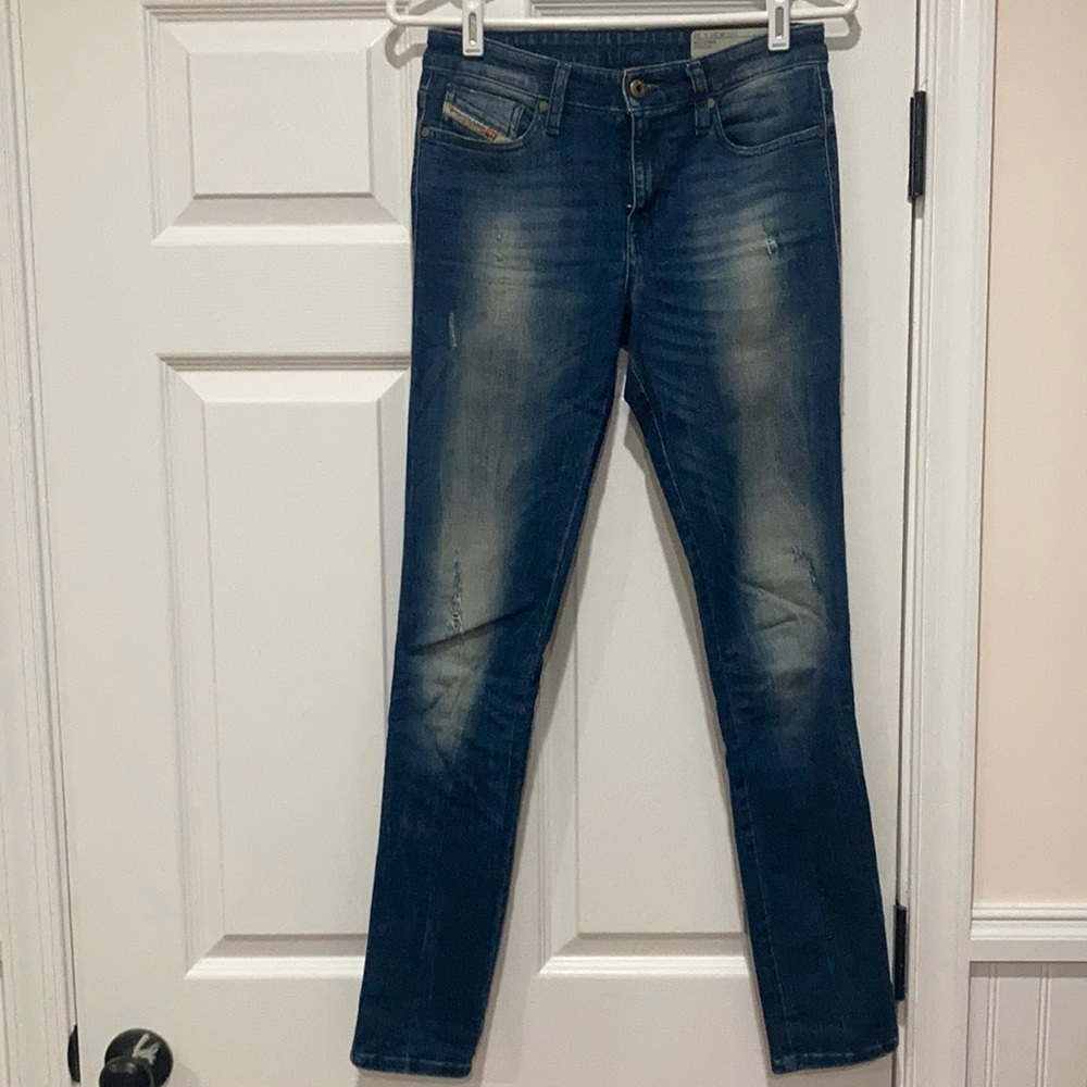 DIESEL Women's Skinzee Super Skinny Leg Jean